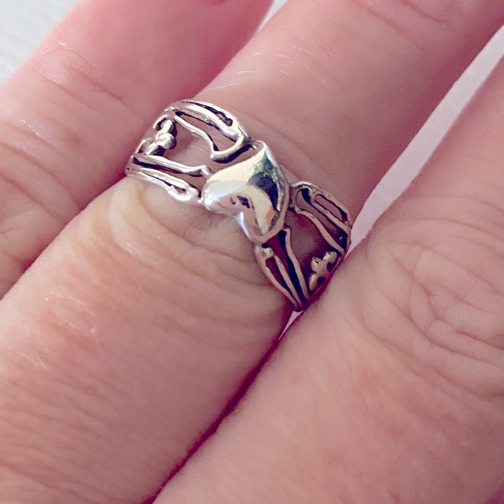 Beautiful Size 6.5 sterling silver Heart Ring. Has 925 hallmark - Picture 4 of 4